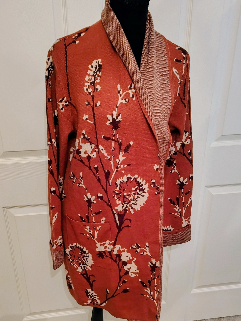 Margaux & Ellie Floral Shawl Collar Cardigan in Orange Size Medium Like New